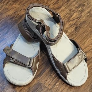 Men's Brown Vionic Sandals Size 13